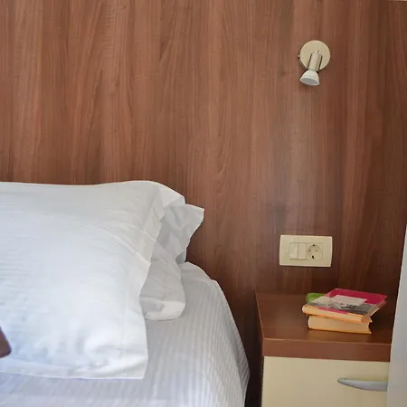 Stina Апартаменты Дрвеник