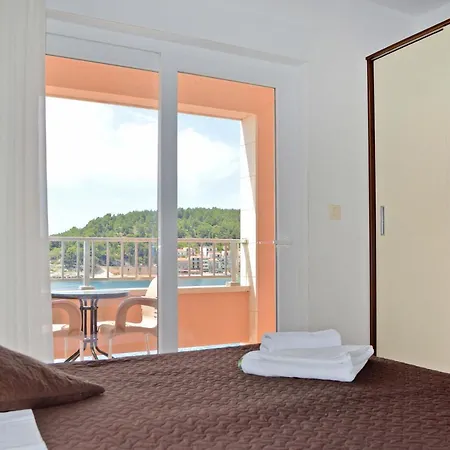 Stina Drvenik Apartmán