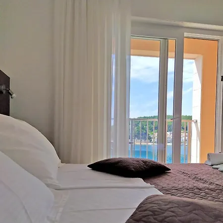 Stina Drvenik Apartmán *