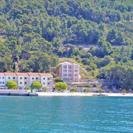 Stina Drvenik * Drvenik (Split-Dalmatia)